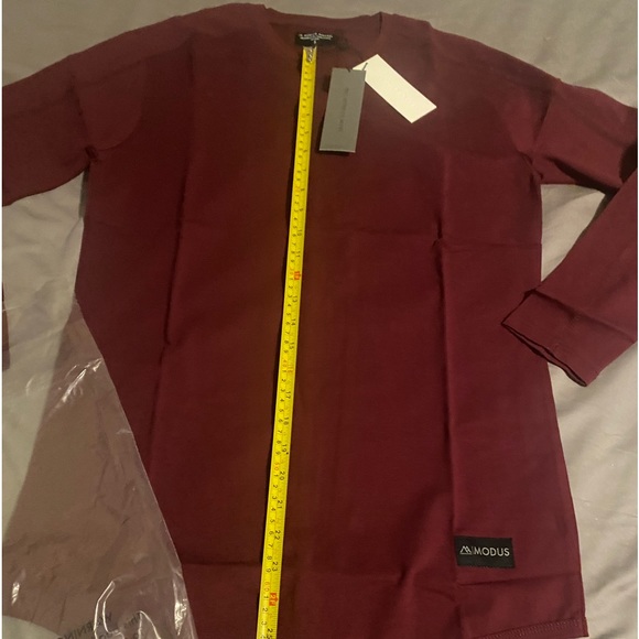 🔥New long sleeve active top in  burgundy. Rounded bottom. More colors in closet - Picture 1 of 8